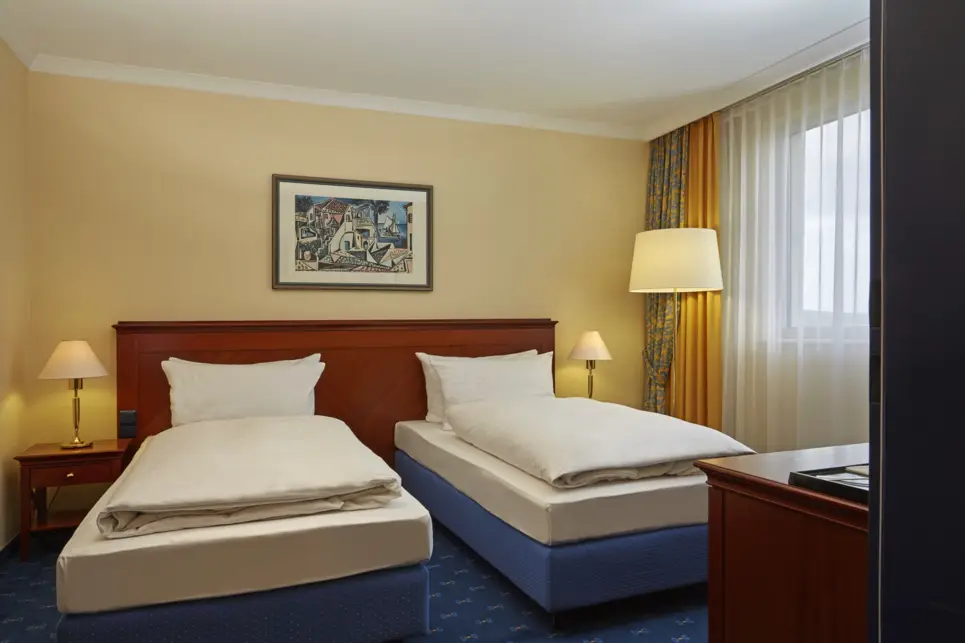 Modern and spacious junior suites at the H4 Hotel Kassel - Official website