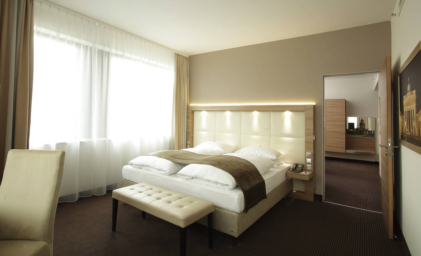 H4 Hotel Berlin Alexanderplatz official website | by H-Hotels.com