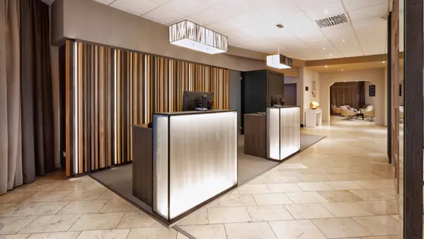 Recepción del hotel - H+ Hotel Köln Brühl