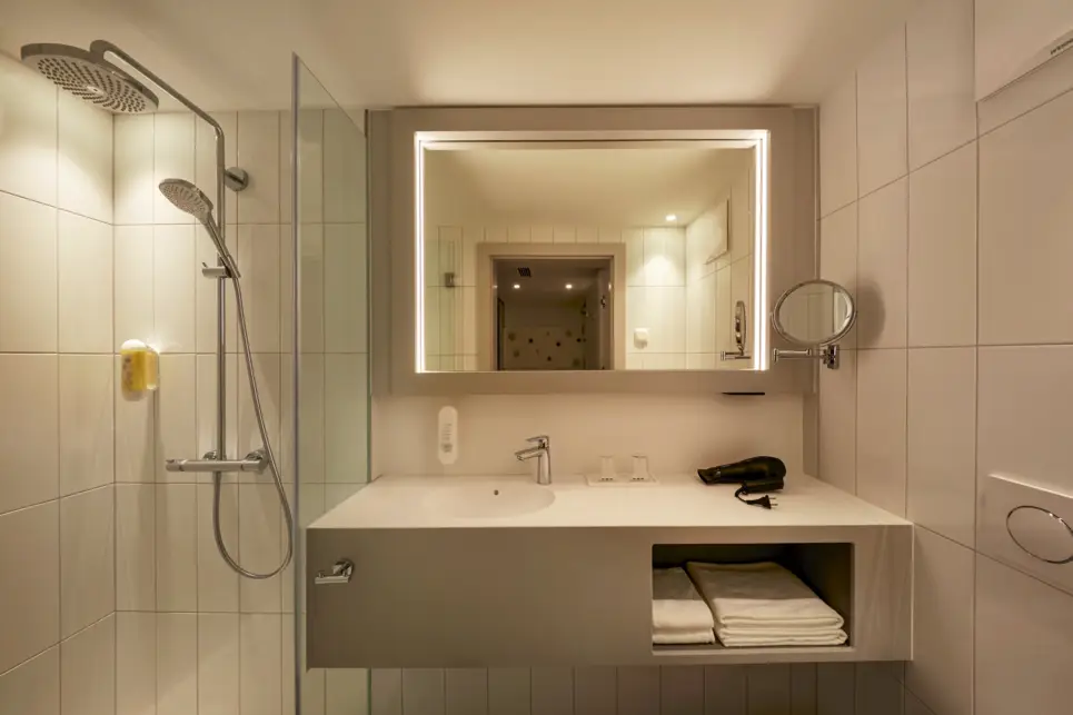 Cuartos de baño del Hotel H+ Hotel Wien - sitio web oficial