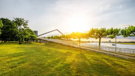 Se détendre dans le parc - H2 Hotel Düsseldorf Seestern