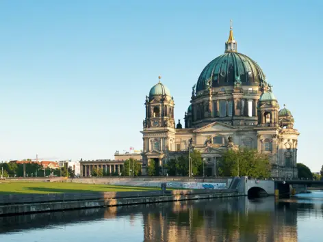 Die Außenansicht des Berliner Dom | H-Hotels