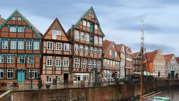 "Kunsthaus am Wasser West" avec des expositions temporaires - H+ Hotel Stade Herzog Widukind