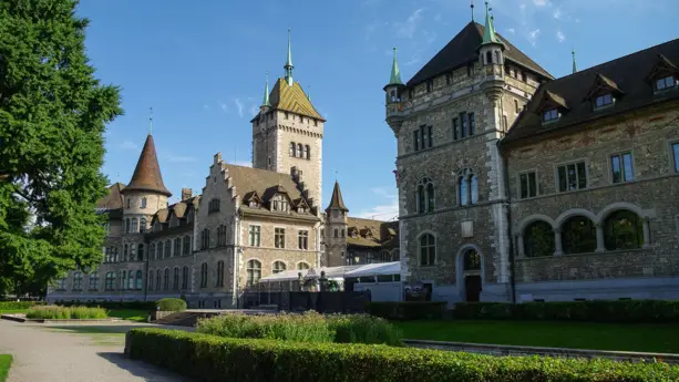 Museo Nazionale Svizzero - storia culturale nel castello delle fiabe - H+ Hotel Zürich