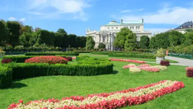 Volksgarten - City break to Vienna with H-Hotels.com - Official website