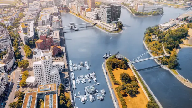 Medienhafen – regarder, s'émerveiller, sortir - H2 Hotel Düsseldorf Seestern