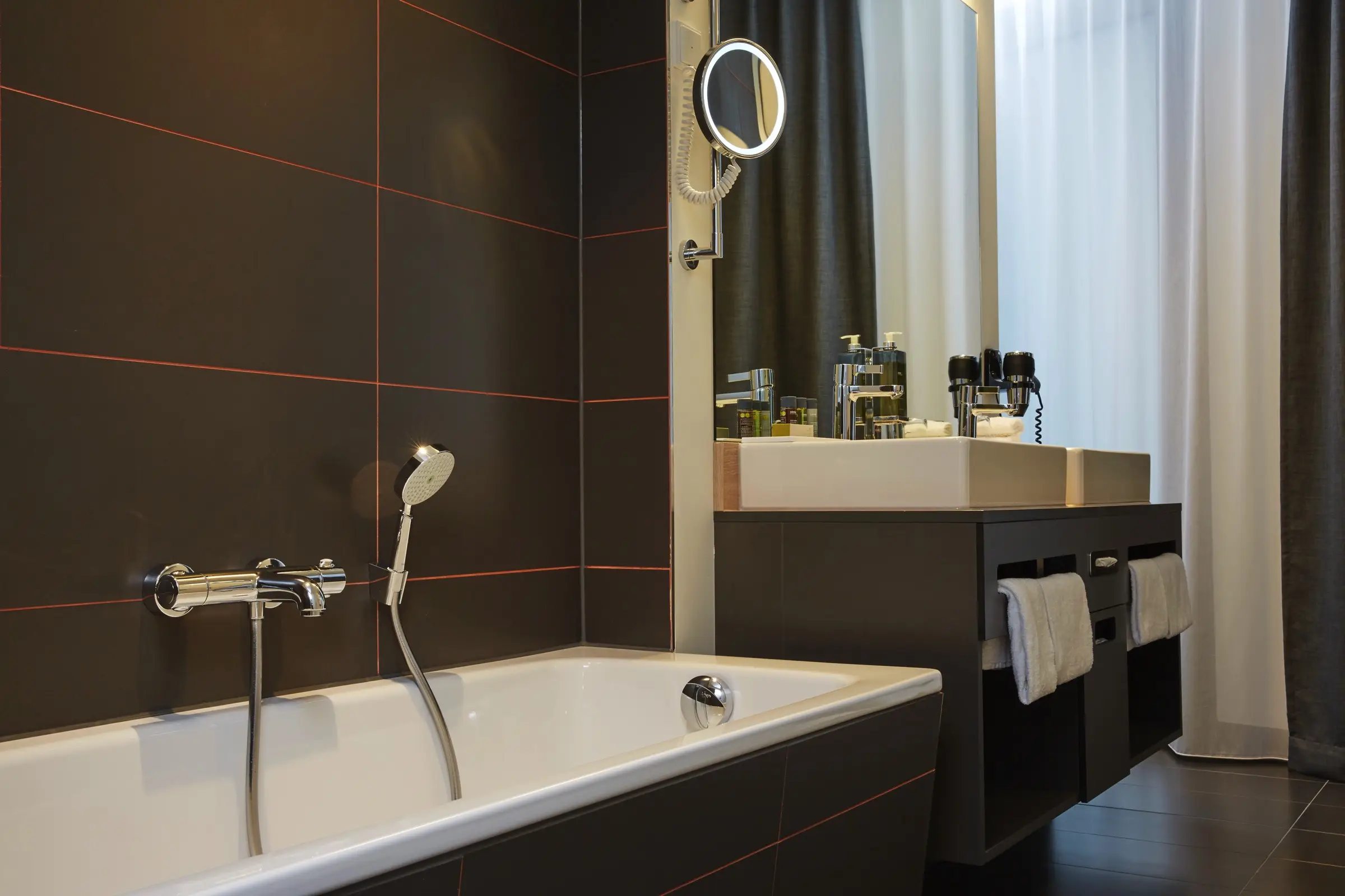 Bathroom at the Hyperion Hotel Hamburg - Official website