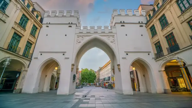 Le « Stachus », lieu de balade, de shopping et d'étonnement - H2 Hotel München Olympiapark