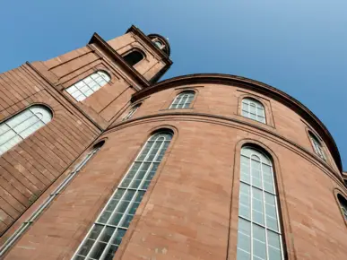 Chiesa di San Paolo a Francoforte - H+ Hotel Frankfurt Eschborn