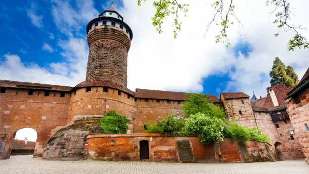 Nuremberg Castle – impressive fortifications - H+ Hotel Nürnberg