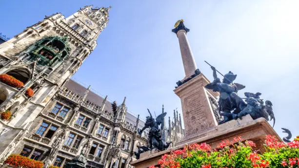 La piazza Marienplatz come centro della città - H2 Hotel München Olympiapark