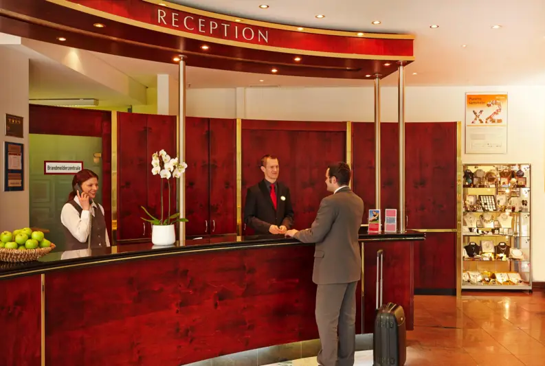 Recepción del Hotel H+ Hotel Berlin Mitte - sitio web oficial