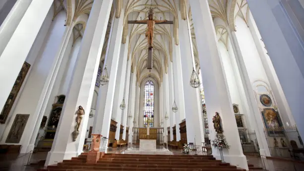 Frauenkirche - H+ Hotel München