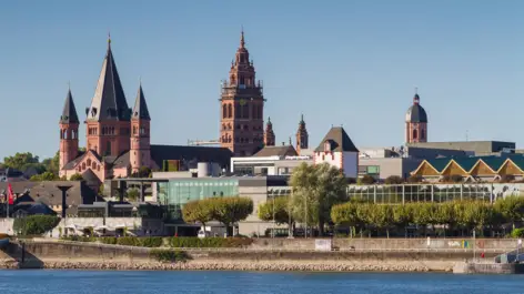 Skyline of Mainz - H+ Hotel Frankurt Airport West - Official website