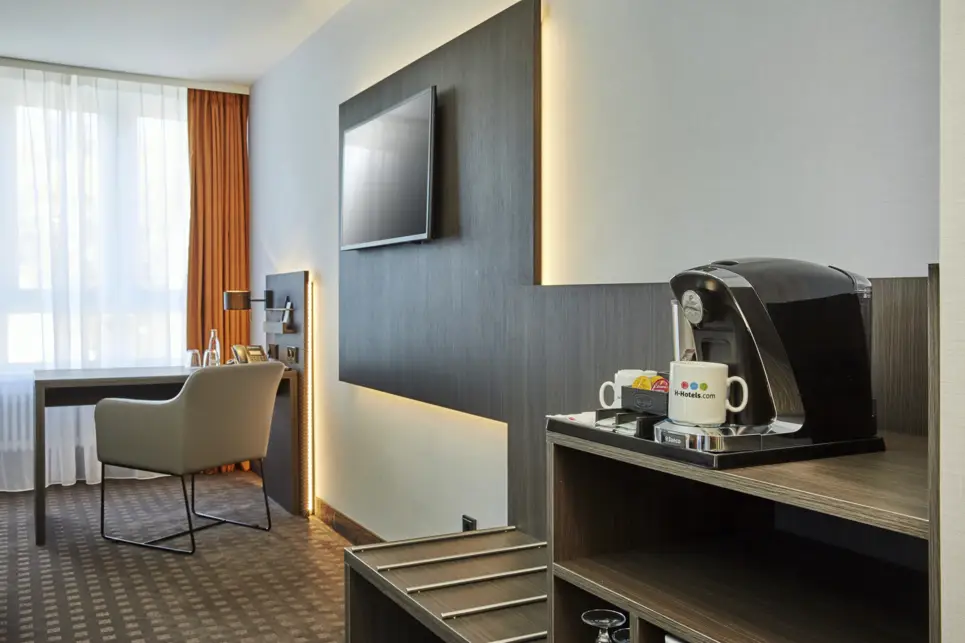 A comfortable hotel room at the H4 Hotel Residenzschloss Bayreuth - Official website