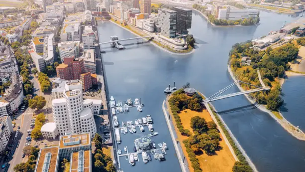 Medienhafen - para mirar, admirar y dar una vuelta - H2 Hotel Düsseldorf Seestern