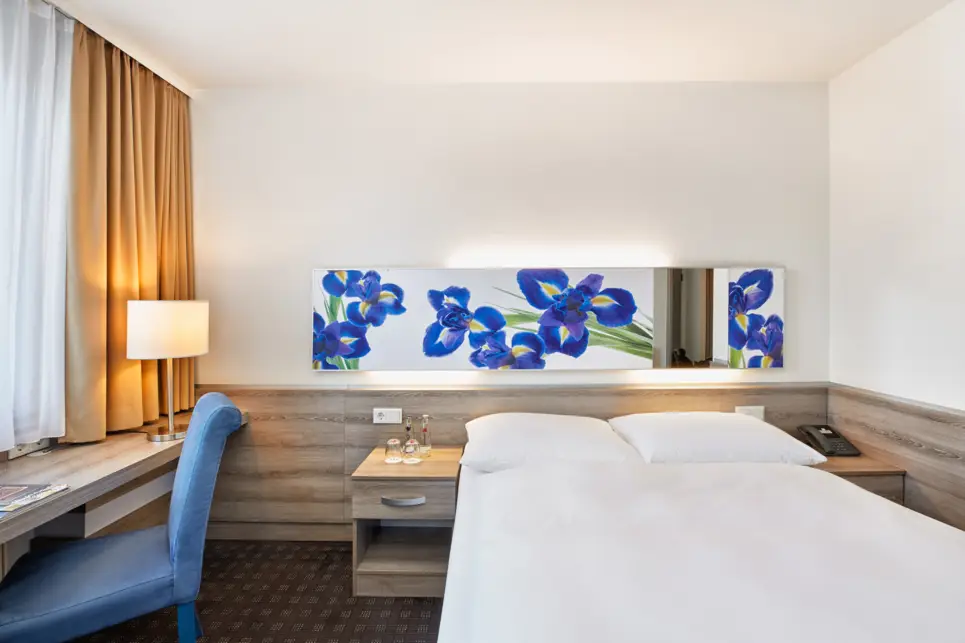 Camera Comfort con letto matrimoniale - H+ Hotel Frankfurt Airport West