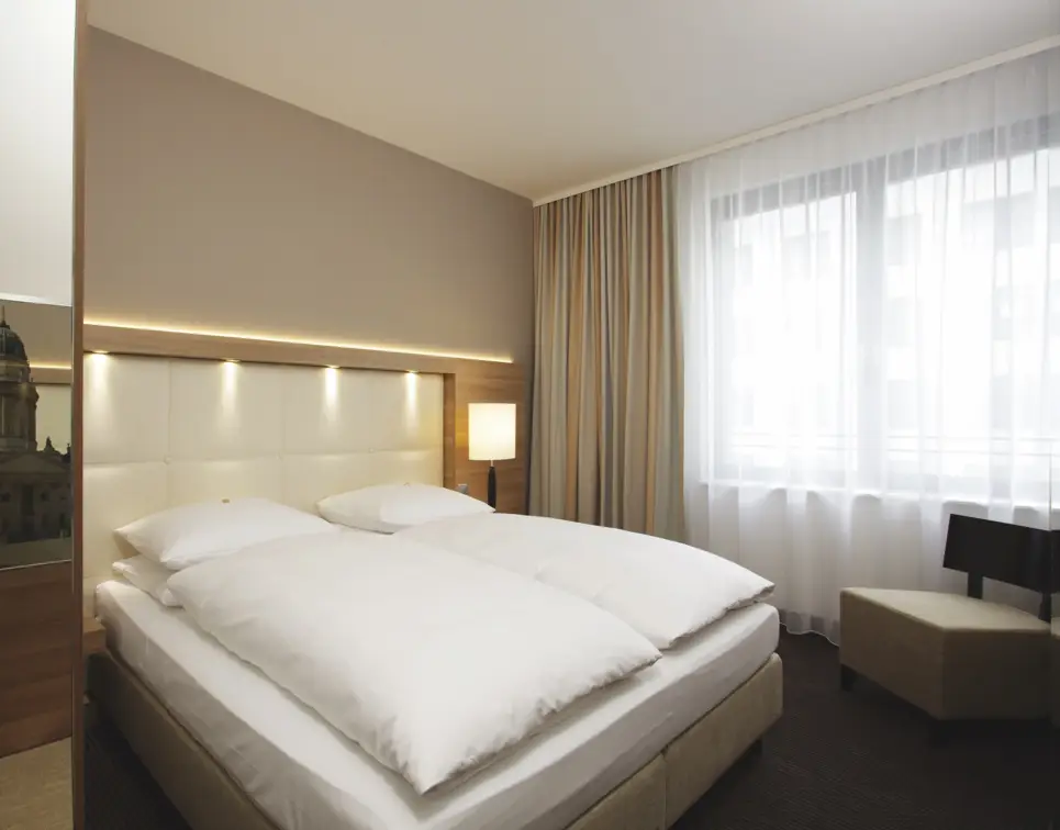 Modern comfort King room at the H4 Hotel Berlin Alexanderplatz - Official website