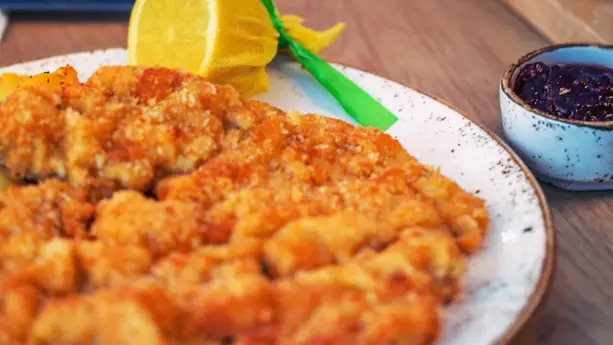 Wiener Schnitzel - FRIEDRICHS Schnitzel-Bar - H-Hotels.com