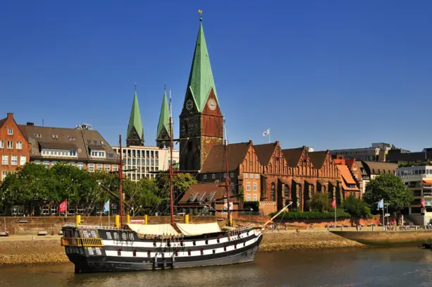 Riverside city - relax on the banks of the Weser - H+ Hotel Bremen