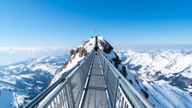 Der „Titlis Cliff Walk“ ist die höchste Hängebrücke Europas - H+ Hotel & Spa Engelberg - Offizielle Webseite