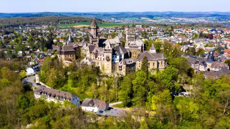 Castillo de Braunfels - H+ Hotel Frankfurt Eschborn