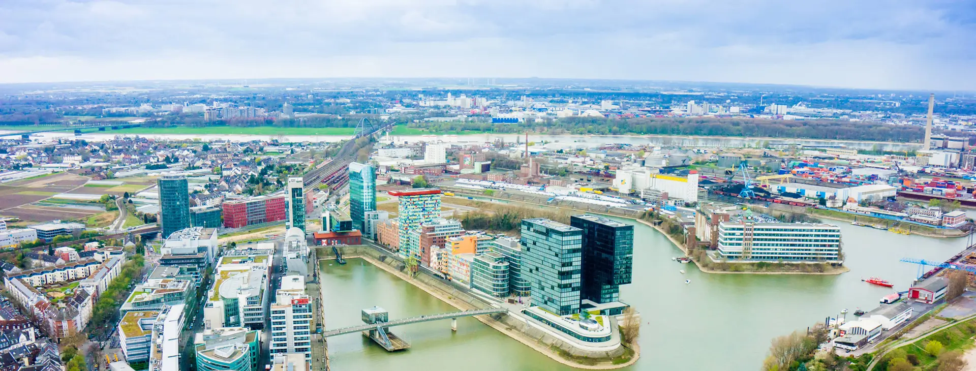 Düsseldorf von oben erleben - H2 Hotel Düsseldorf Seestern - Offizielle Webseite