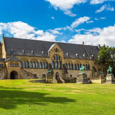 Kaiserpfalz in Goslar am Tag.