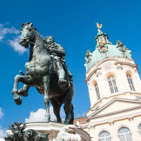 Reiterstandbild Friedrich Wilhelms - Schloss Charlottenburg | H-Hotels.com 