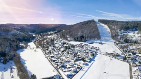 Zwei Skipisten in Willingen.