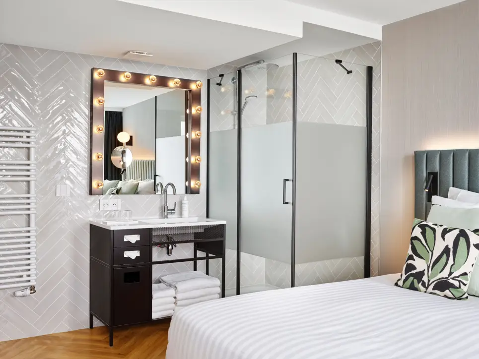 Chambre Confort King - H4 Wyndham, Paris Pleyel - H-Hotels.com - Site officiel