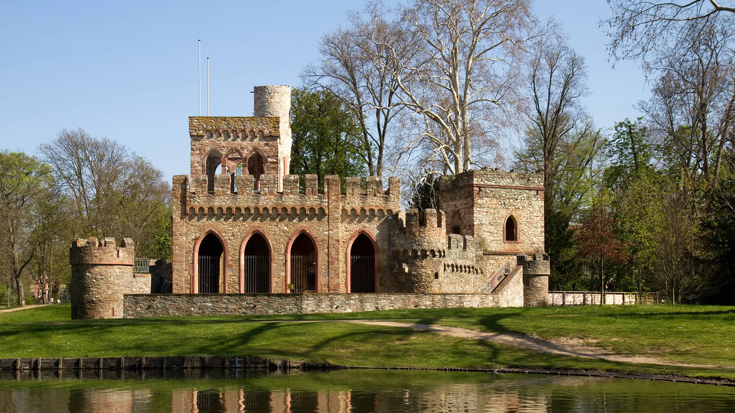 Descanso en el Parque Natural Rhein-Taunus - H+ Hotel Wiesbaden Niedernhausen