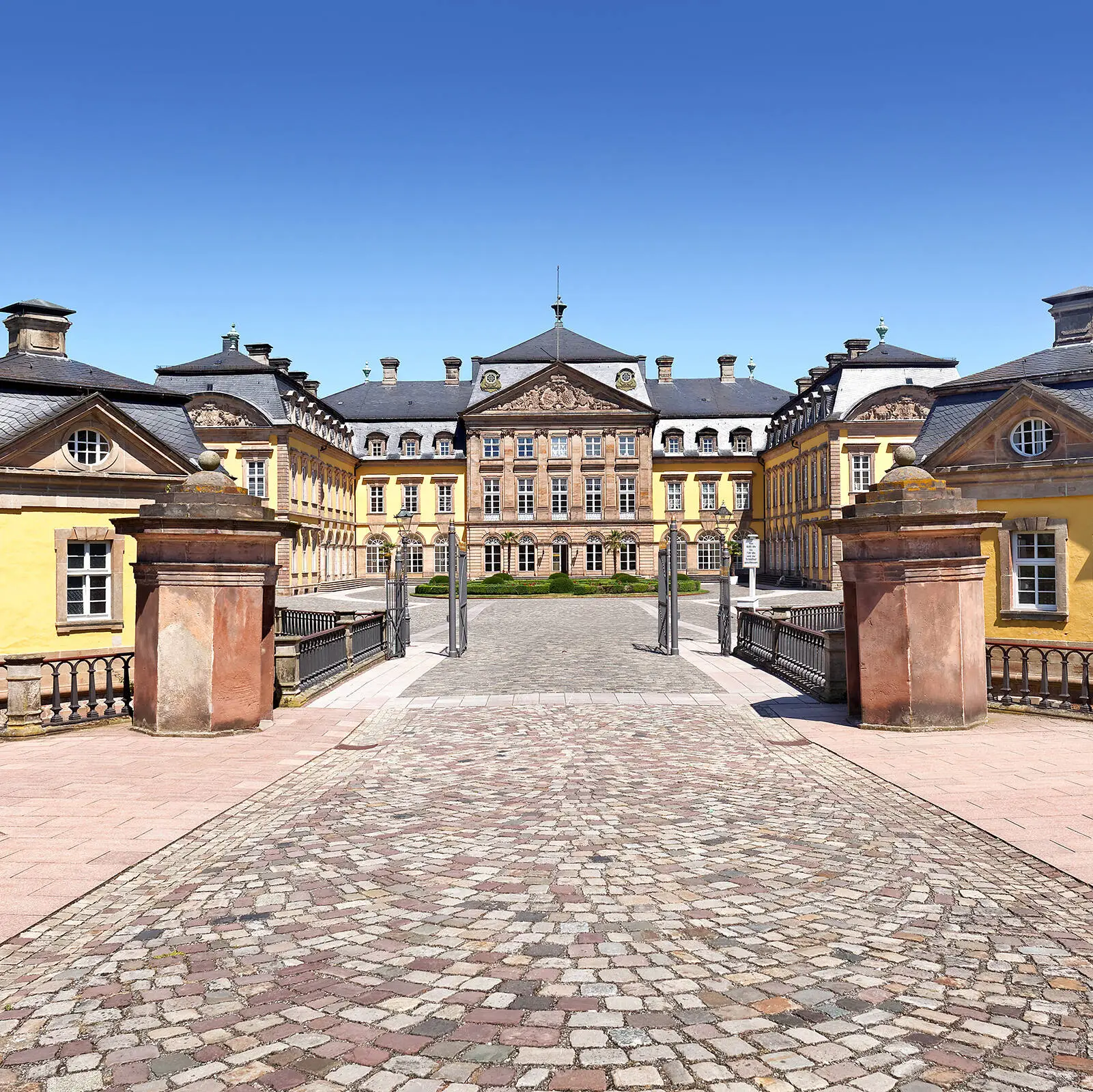 Residenzschloss Bad Arolsen am Tag.