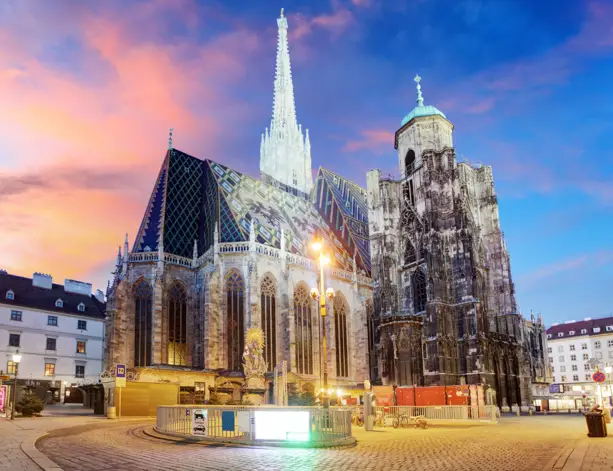 Stephansdom: Mittelpunkt und Wahrzeichen der Stadt Wien - H+ Hotel Wien - Offizielle Webseite