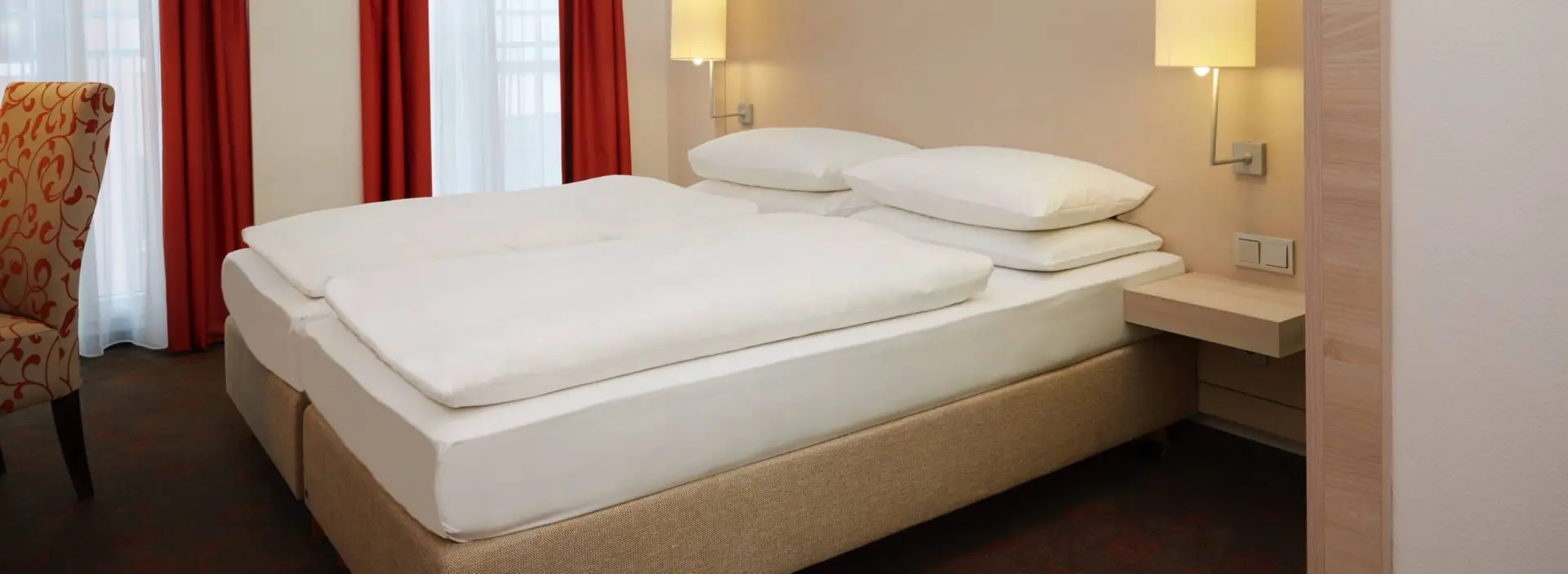 Comfort room at the H+ Hotel München - Official website