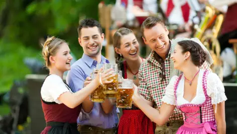 Dirndl und Lederhosen - H-Hotels.com - Offizielle Webseite