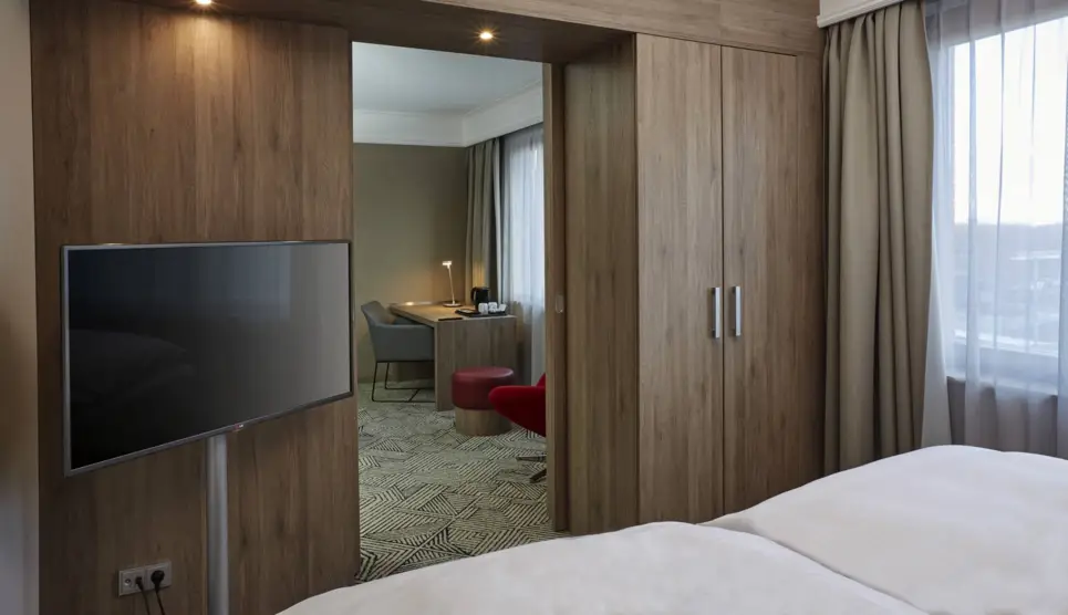 A light hotelroom at the H4 Hotel Hannover Messe - Official website