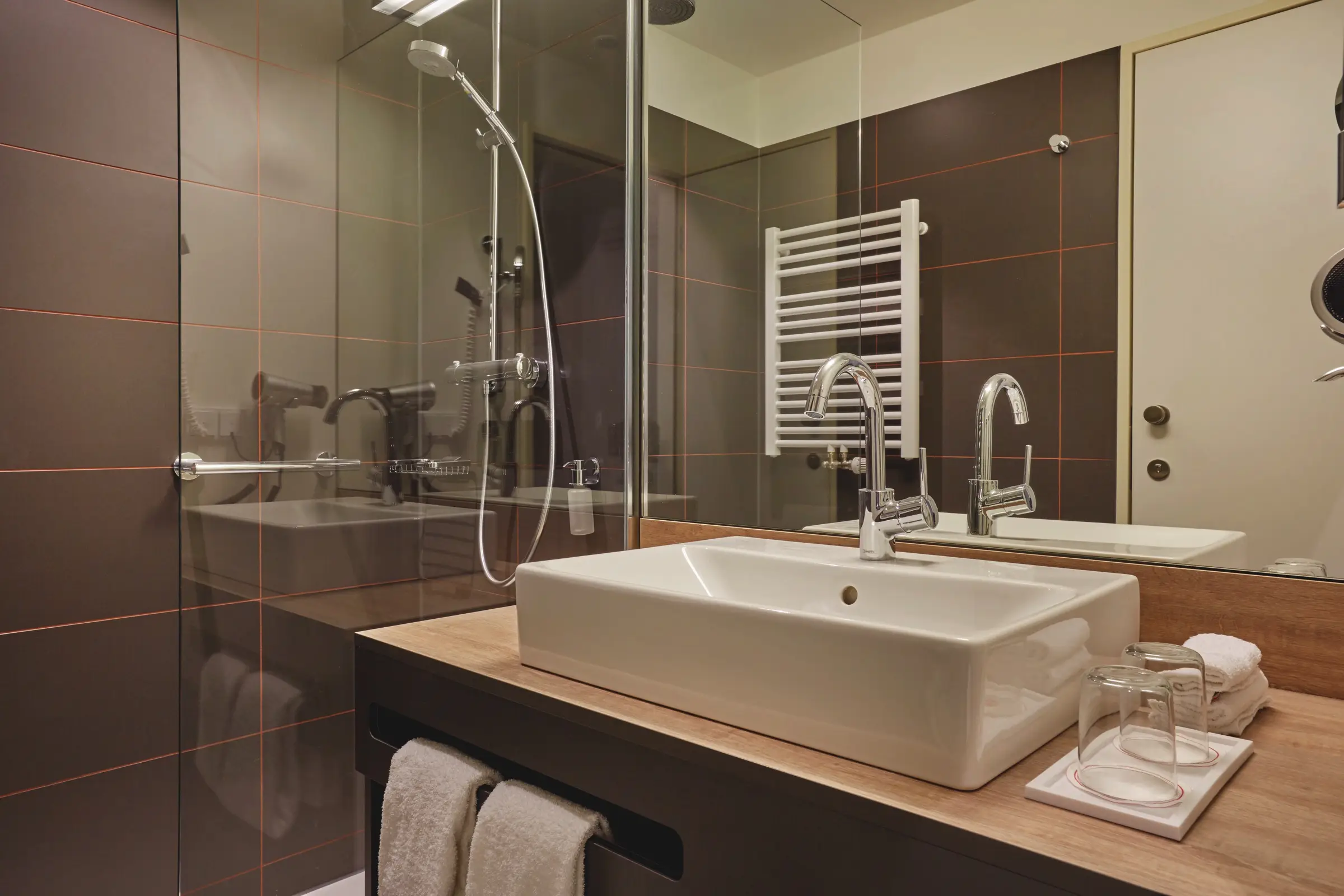 Bathroom at the Hyperion Hotel Hamburg - Official website