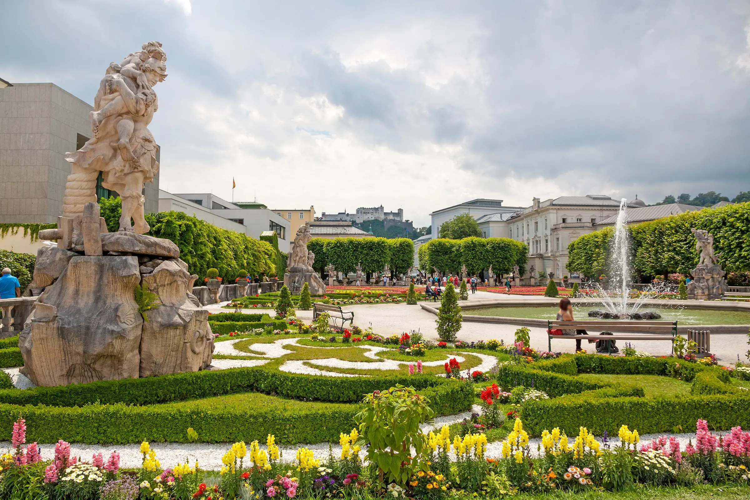 Gartenanlage mit Springbrunnen vom Schloss Mirabell