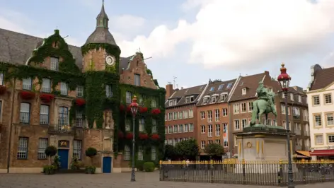 Alte Fachwerkhäuser in der Düsseldorfer Altstadt.