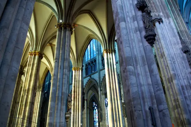 Kölner Dom mit Dreikönigenschrein - H+ Hotel Köln Hürth - Offizielle Webseite