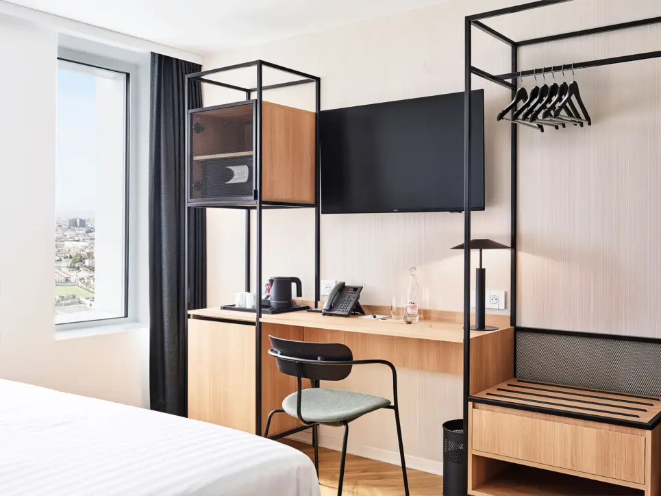 Superior King Room - H4 Wyndham, Paris Pleyel - Official website