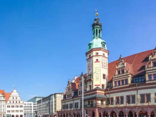 Leipziger Rathaus bei Tag mit dem großen Turm.