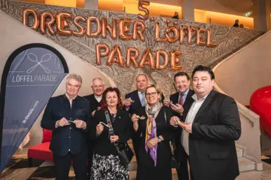 Gäster der 5. Dresdner Löffelparade im HYPERION Hotel Dresden am Schloss