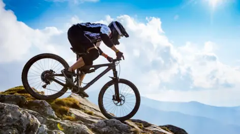 Mit Mountainbike im Fahrradurlaub - H-Hotels.com - Offizielle Webseite