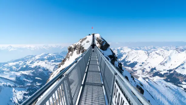 Le «Titlis Cliff Walk» – le plus haut pont suspendu d’Europe - H+ Hotel & SPA Engelberg