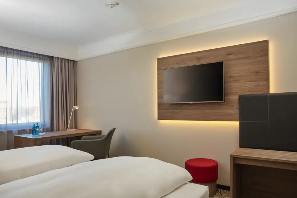 A light hotelroom at the H4 Hotel Hannover Messe - Official website