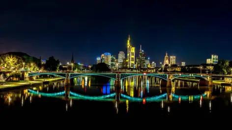 Frankfurt at night - H4 Hotel Frankfurt Messe - Official website