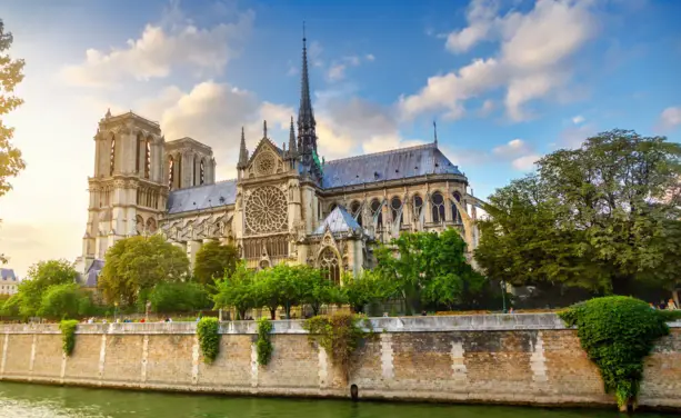 Notre Dame - H4 Hotel Wyndham, Paris Pleyel