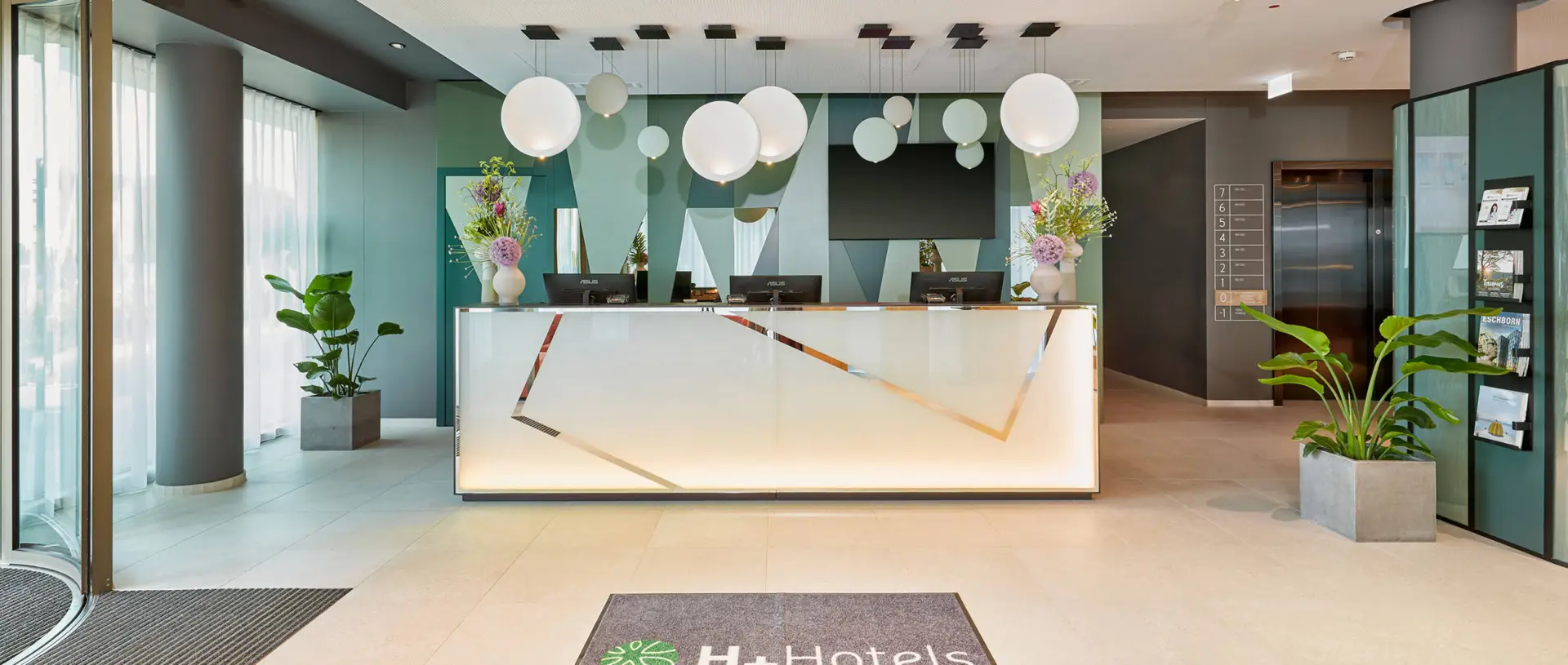 Recepción del hotel -H+ Hotel Frankfurt Eschborn